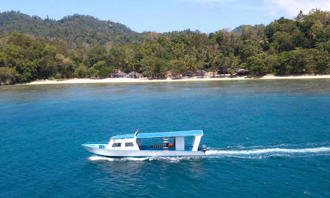 White Sands Beach Resort Lembeh Bitung Esterno foto