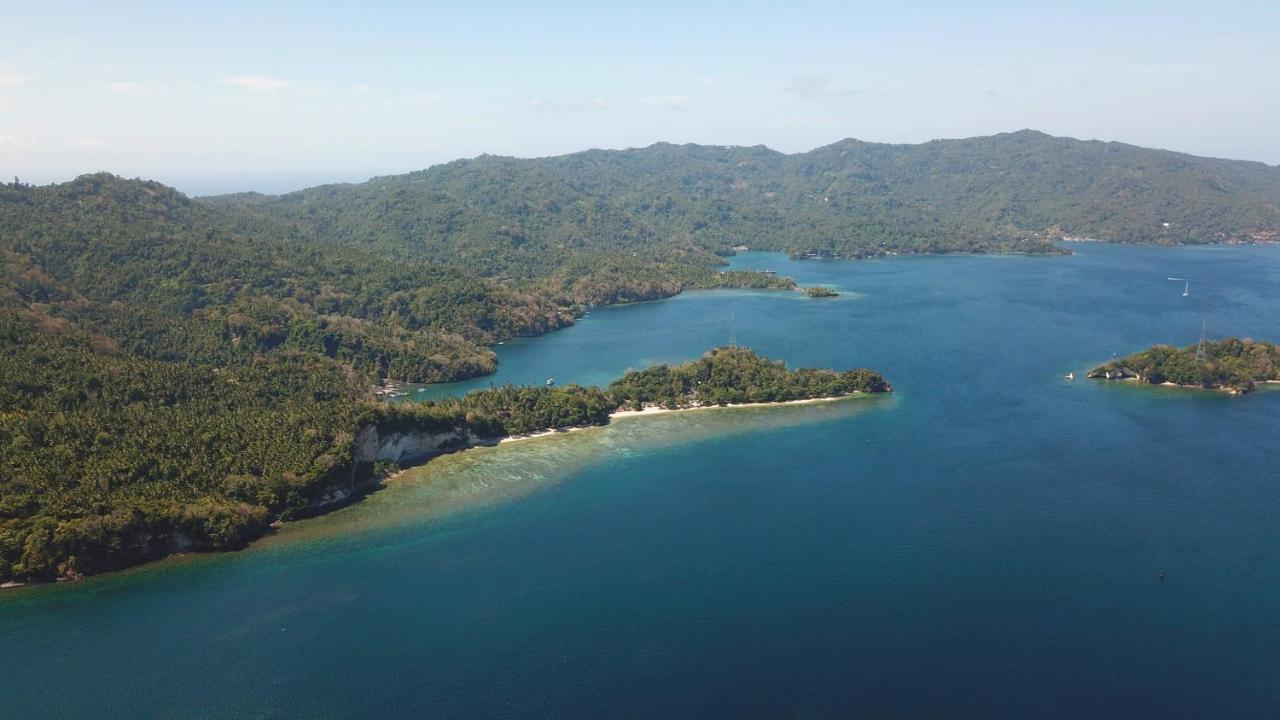 White Sands Beach Resort Lembeh Bitung Esterno foto