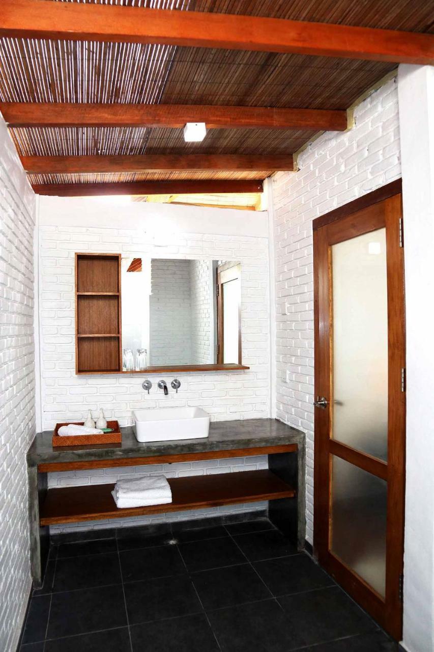 White Sands Beach Resort Lembeh Bitung Esterno foto